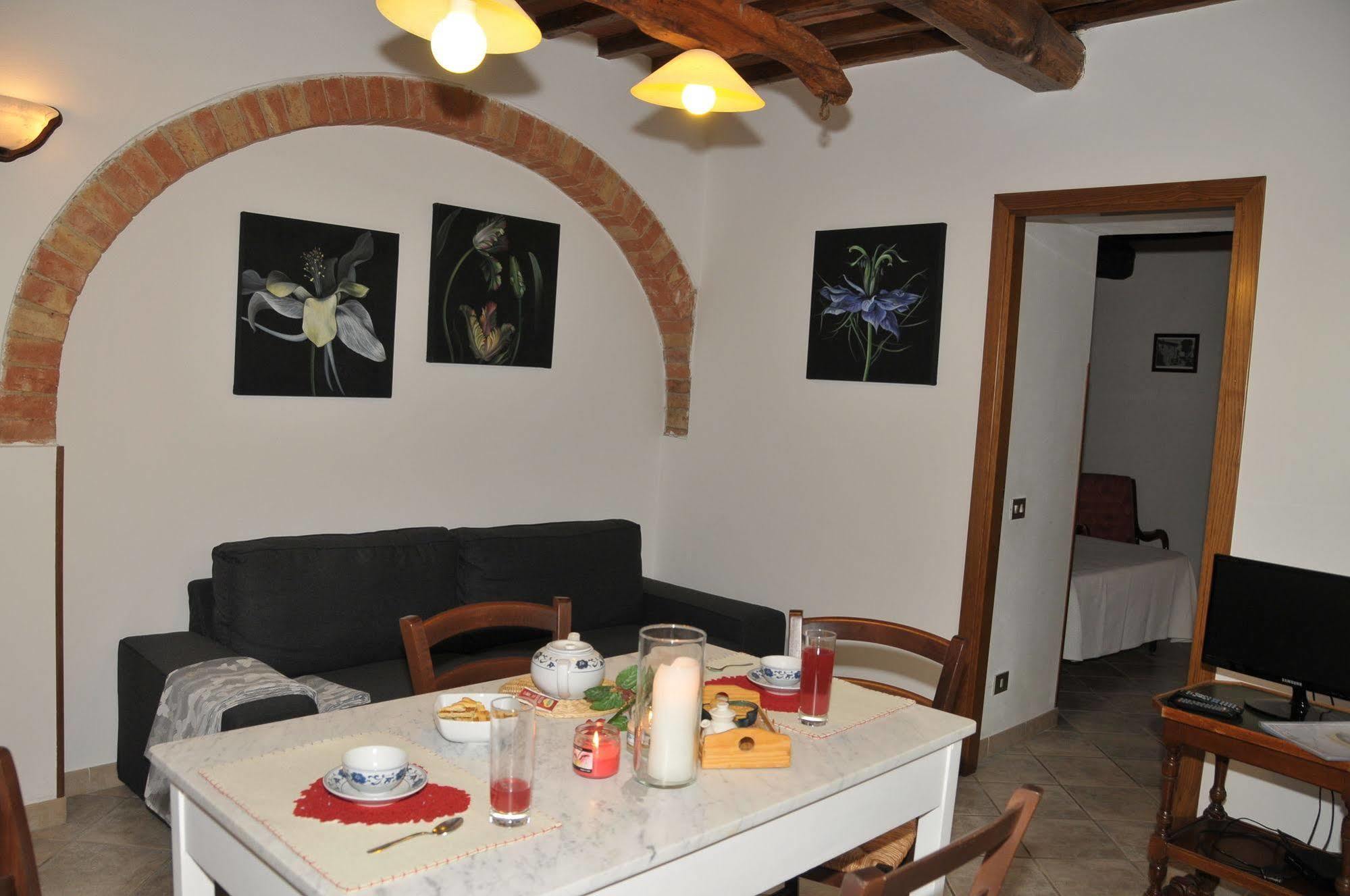 גאמבאסי Agriturismo Renai E Monte מראה חיצוני תמונה