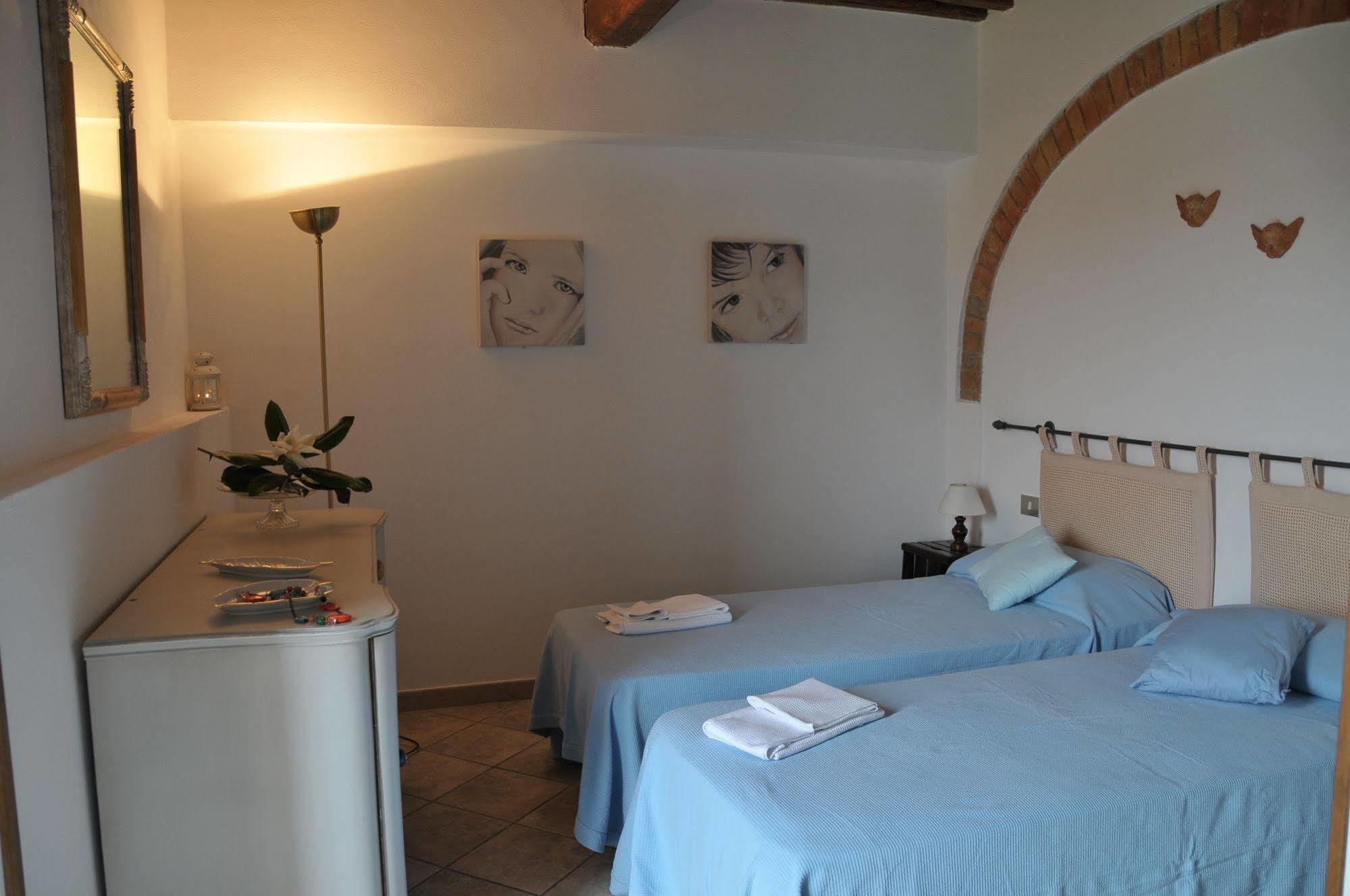 גאמבאסי Agriturismo Renai E Monte מראה חיצוני תמונה