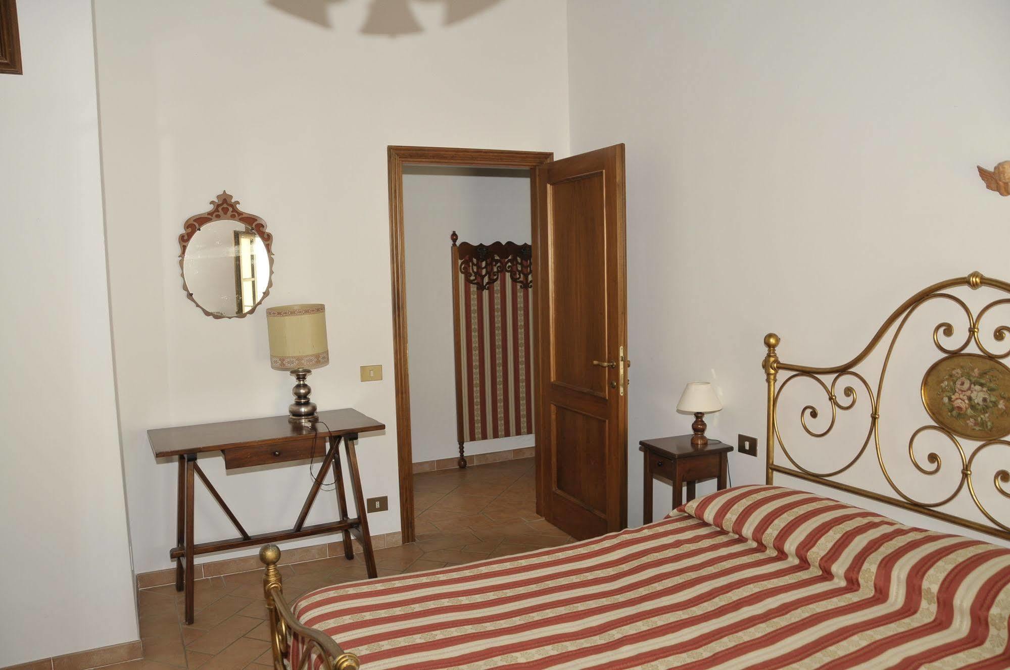 גאמבאסי Agriturismo Renai E Monte מראה חיצוני תמונה