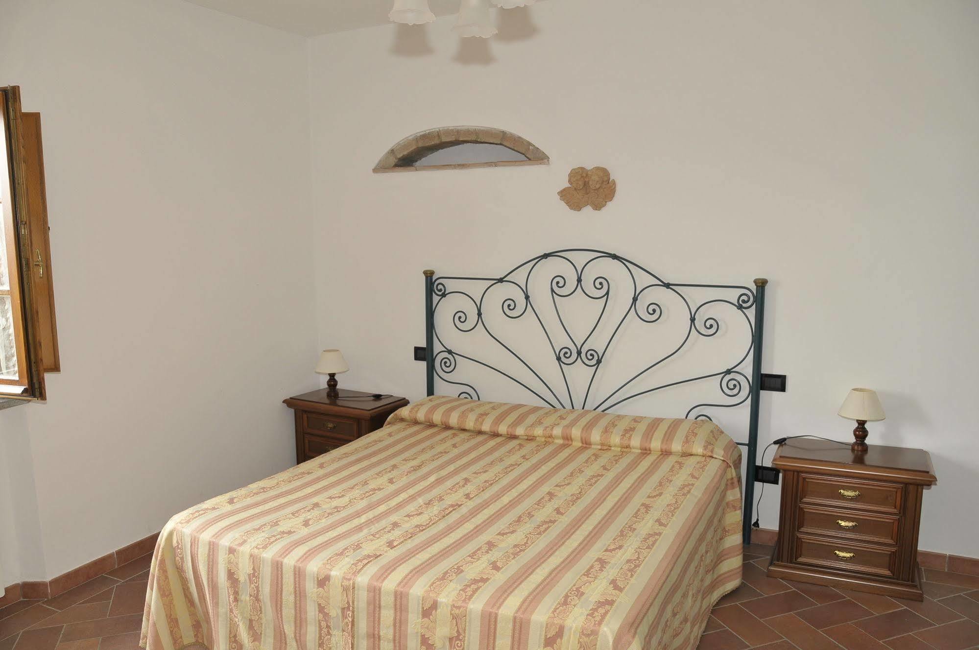 גאמבאסי Agriturismo Renai E Monte מראה חיצוני תמונה